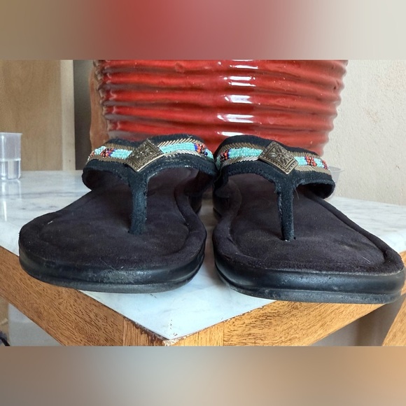 Minnetonka Beaded Leather Thong Sandals Black w Silver Accents Women’s Sz 9 - Picture 7 of 10